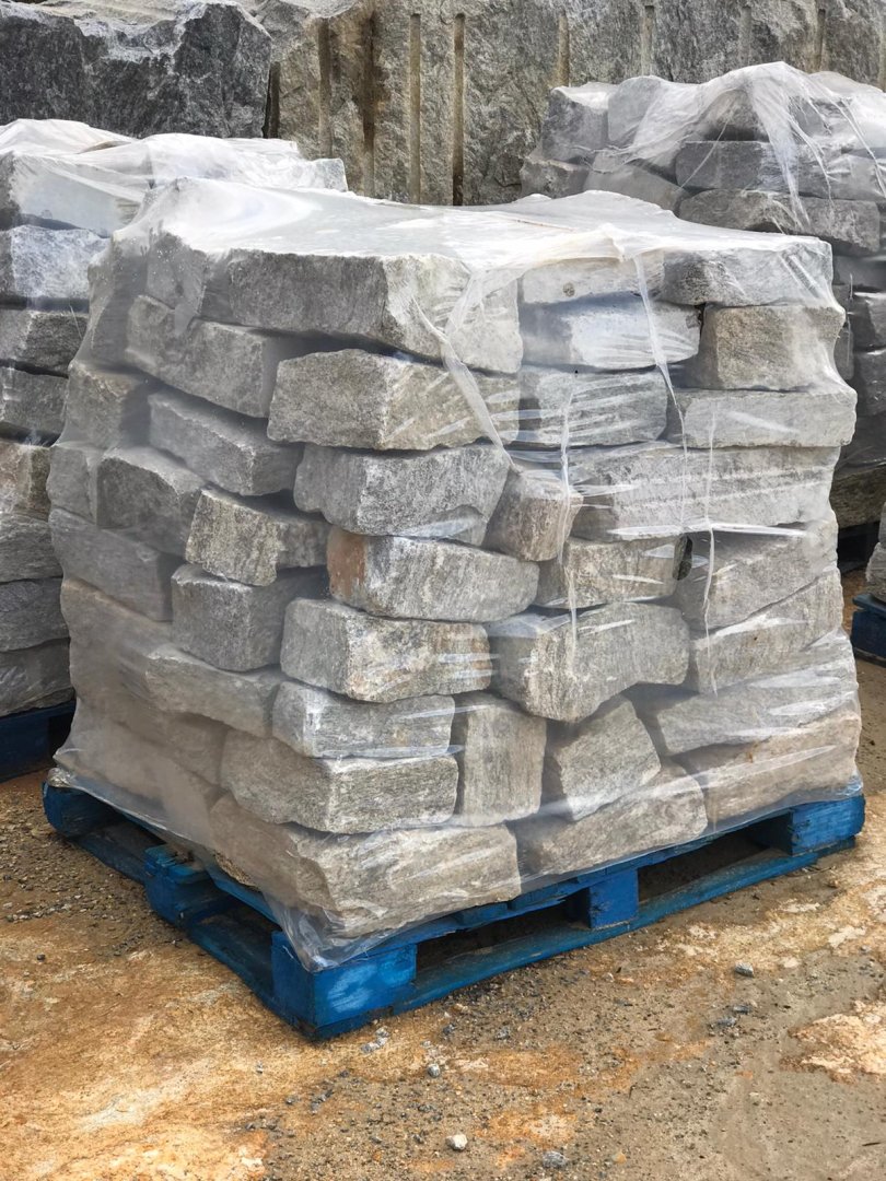 Landscaping and building stone / silvercloudquarry.com